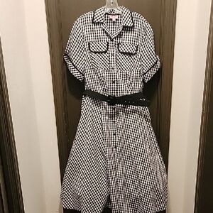 I Love Lucy Black and White Checkered Midi Dress.  2X/18. NWOT